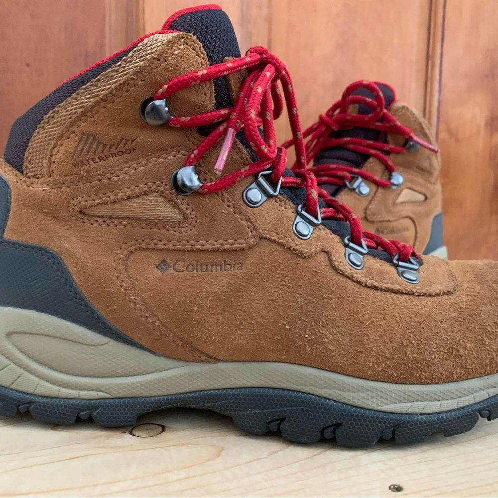 Columbia Newton Ridge waterproof woman’s hiking boots - Picture 3 of 9